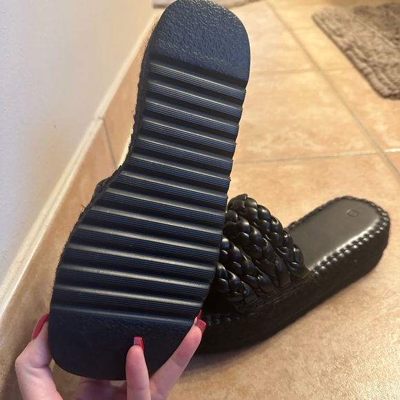 Platform slides - Picture 4 of 4